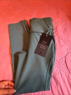 lululemon athletica Sage Green Special Edition Leggings